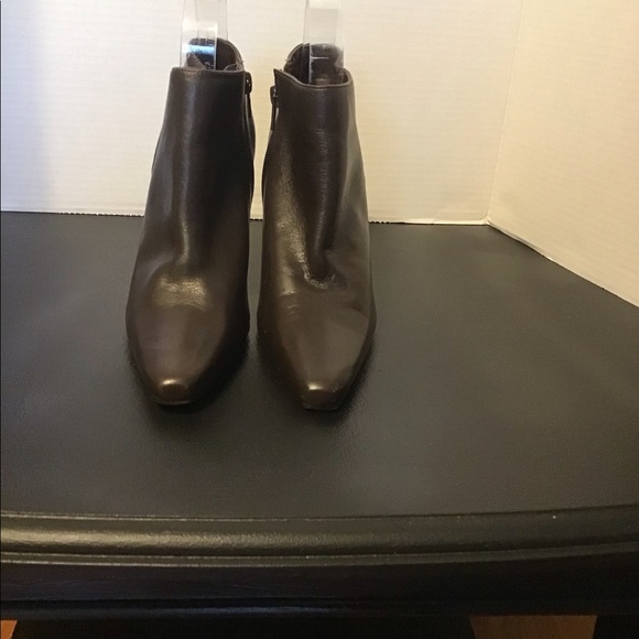 Chinese Laundry Women’s Pointy Toe Ankle Booties - Picture 3 of 7